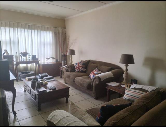 2 BEDROOM TOWNHOUSE FOR SALE IN GREENSTONE HILL